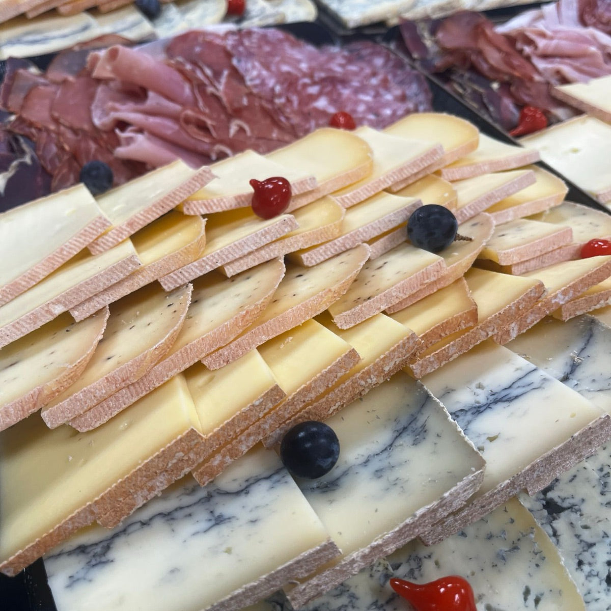 Plateau raclette fromages et charcuteries JusdelaVigne